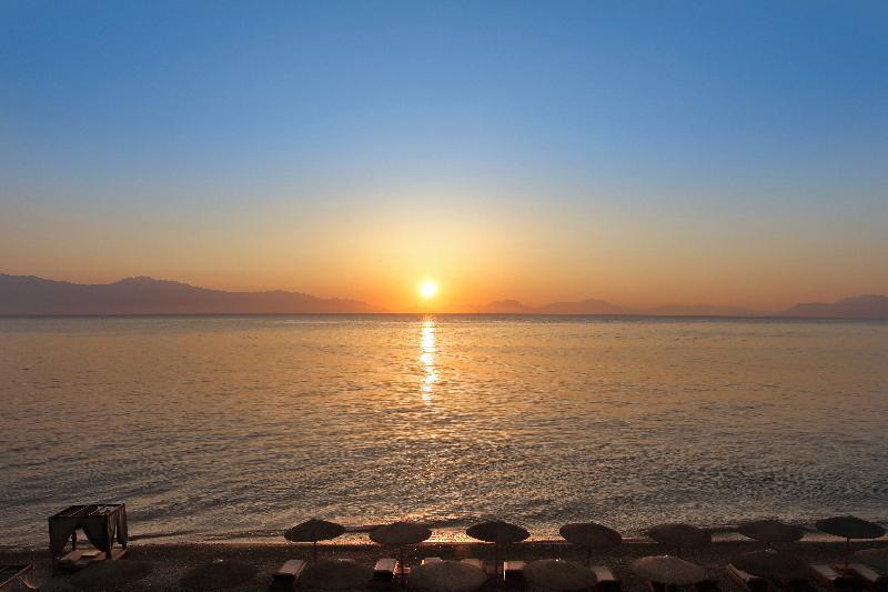 Sikyon Coast Hotel And Resort 西洛卡特伦 外观 照片